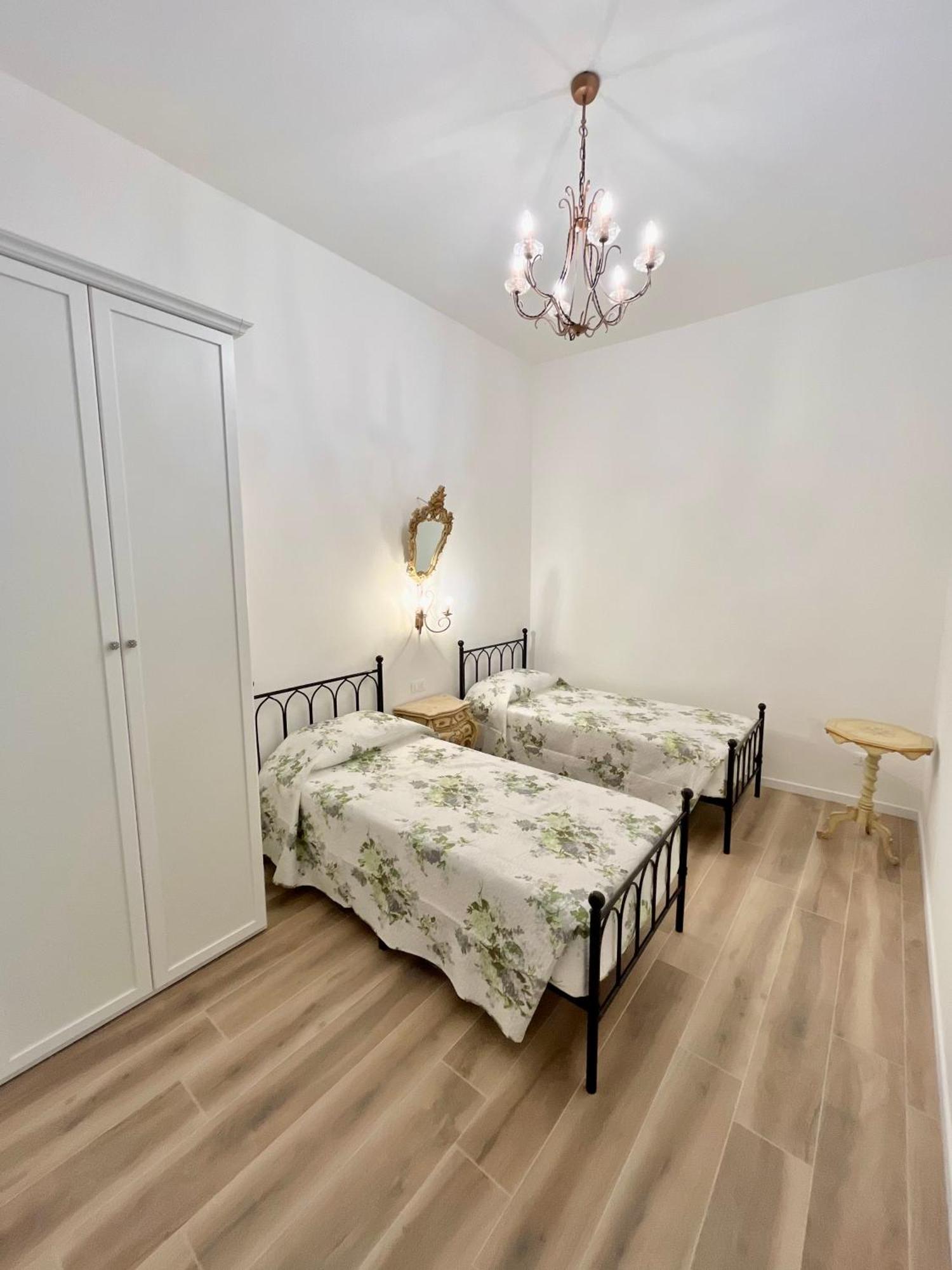 Airoldi Palace Apartment คิออกเจีย ภายนอก รูปภาพ